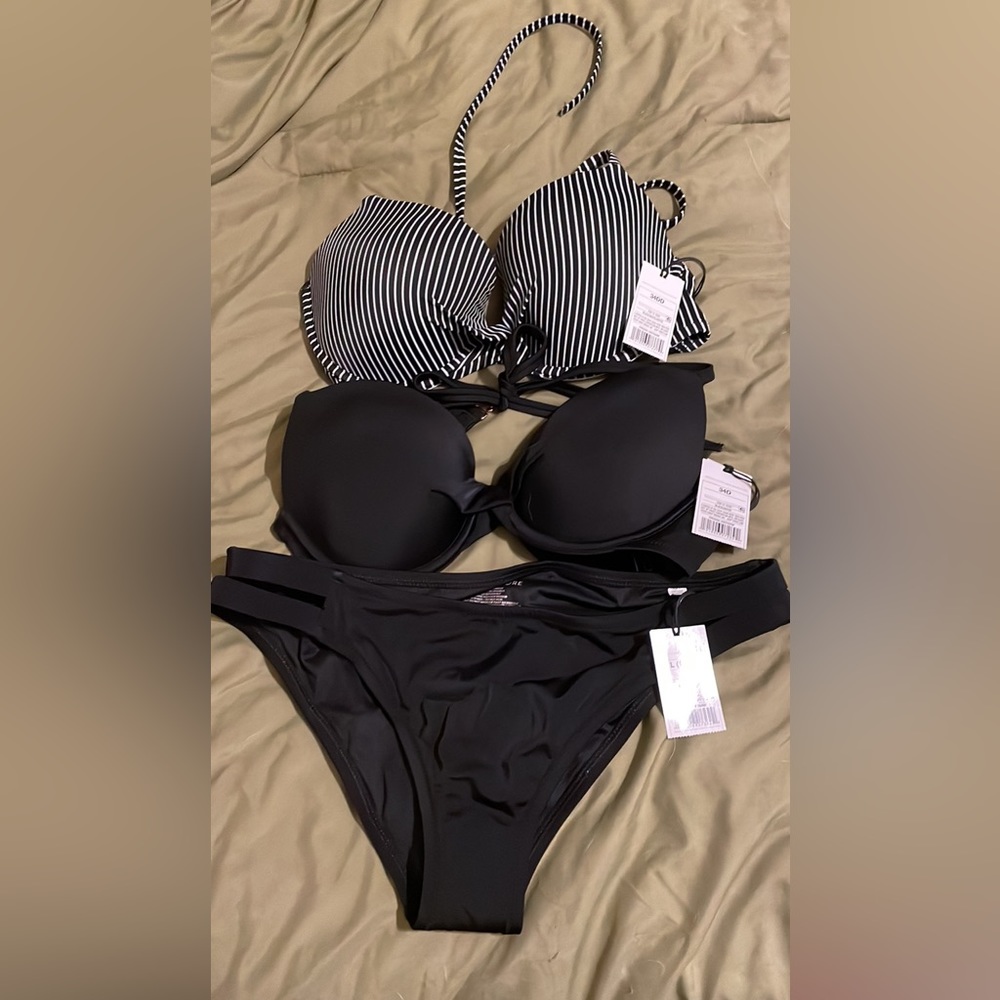 Shade/Shore NWT bathing suit. tops and bottom. Bottoms - L. Tops - 34D / 34DD.